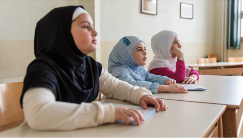 Vanaf volgend schooljaar geen hoofddoeken meer op provinciale scholen in Oost-Vlaanderen