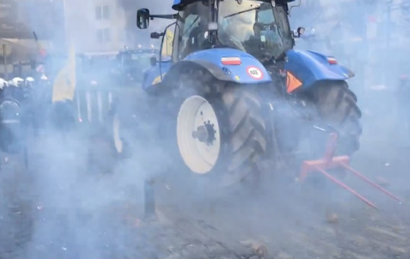Grote boerenbetoging in Brussel loopt uit de hand