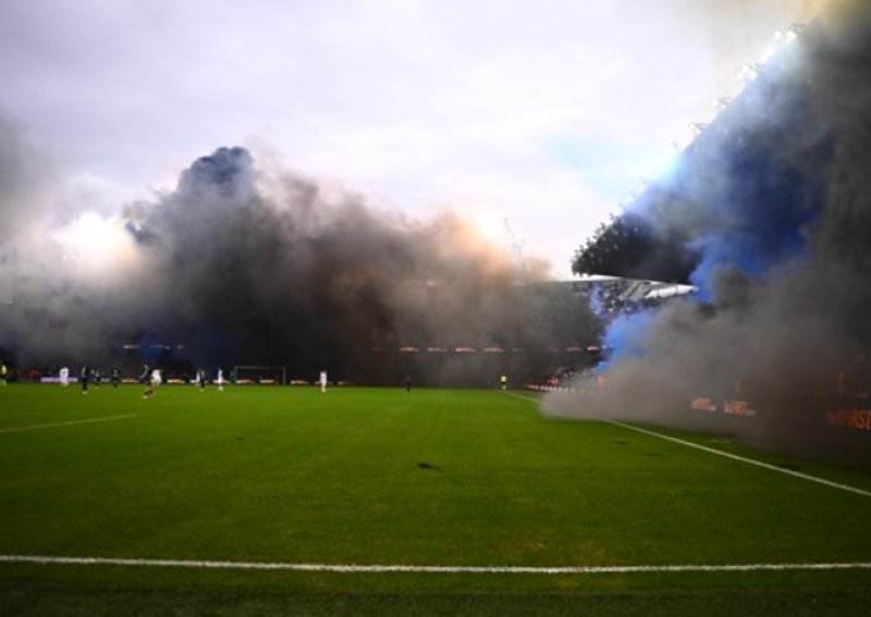 KAA Gent-supporter ernstig gewond door vuurwerk tijdens wedstrijd