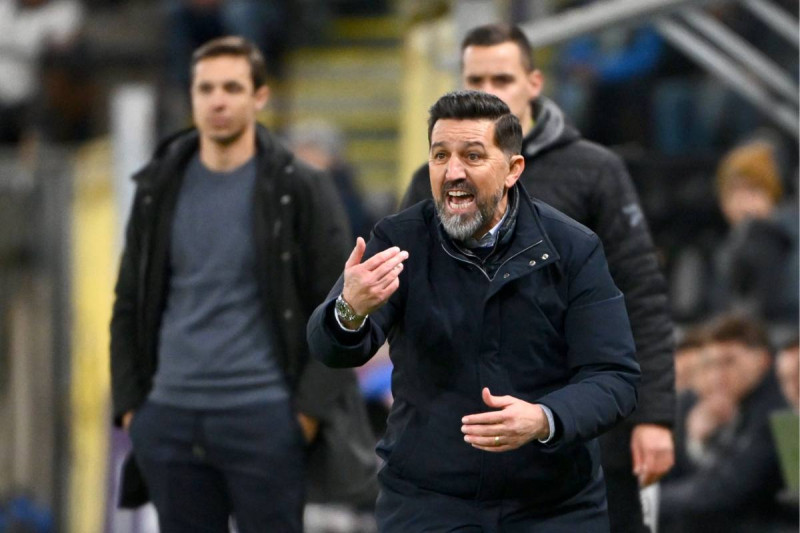 Pijnlijke nederlaag voor Anderlecht tegen Charleroi: Besnik Hasi ziet duidelijke tekortkomingen