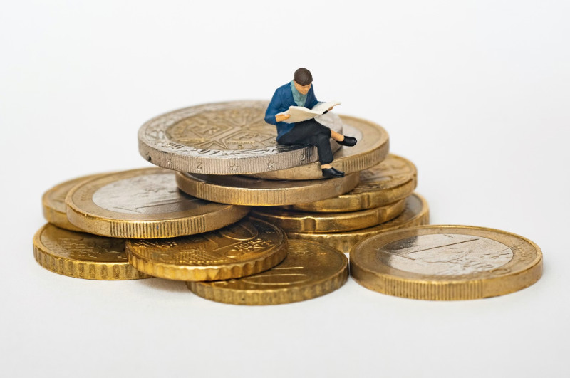 Hoe je in 2026 minder geld uitgeeft zonder als een kluizenaar te leven