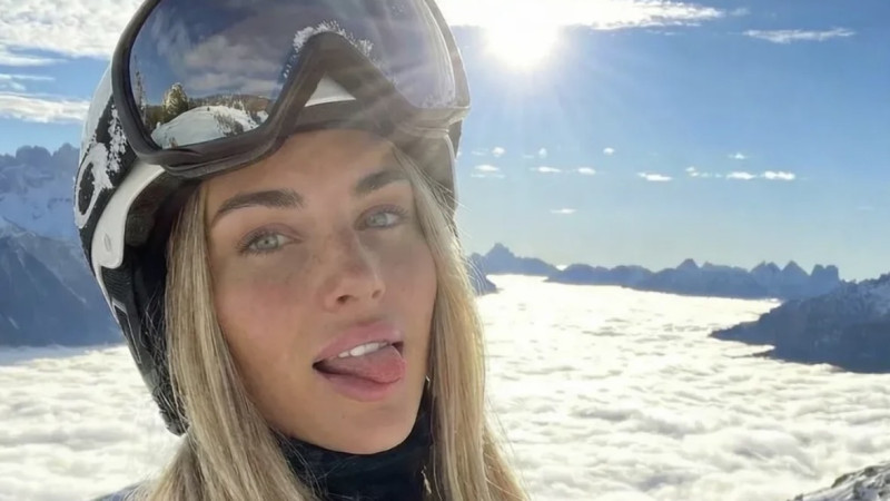 📸 Wij vieren Nieuwjaar met poedersneeuw, hete blikken en après-ski vibes