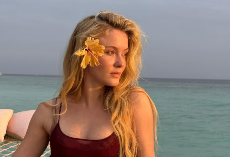📸 Zara Larsson verklaart openlijk haar liefde voor abortus, socialisme en criminelen