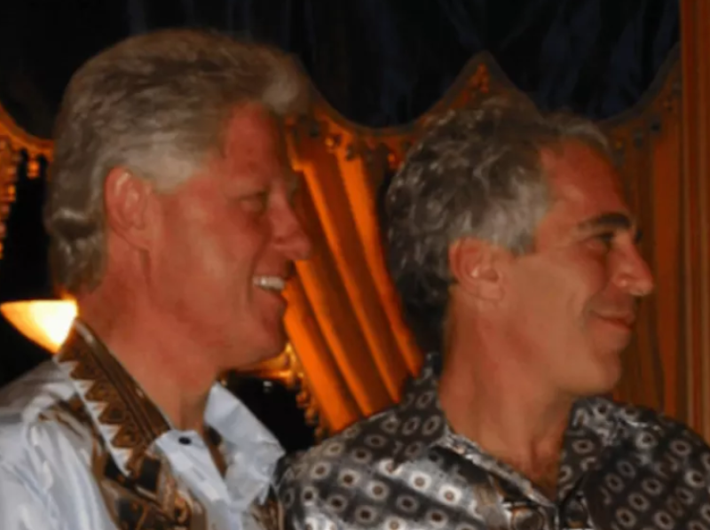 Epstein-onderzoek: Clintons weigeren te getuigen, Republikeinen dreigen met proces wegens minachting