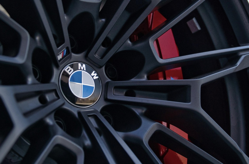 BMW heerst, Dacia overleeft… en dan die bizarre opstoot op plek 4