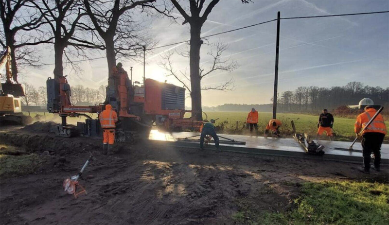 Wegdek Korte Gasthuisdreef vernieuwd met snelbeton