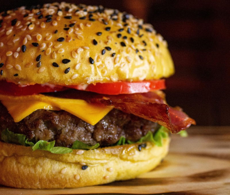 Meeste veggieburgers voldoen niet aan gezondheidsnormen