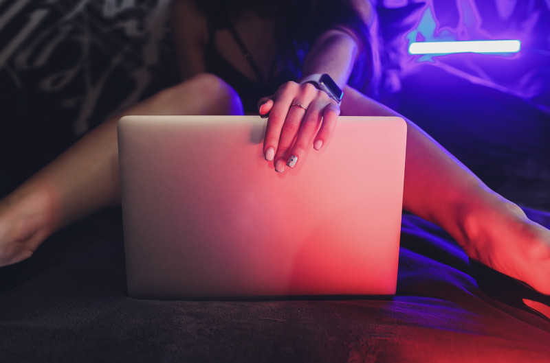 Iedereen kijkt, maar niemand geeft het toe: het grootste digitale geheim van Vlaanderen