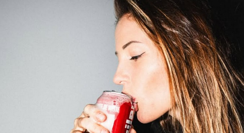 🎥 Iedereen kan vanaf nu pintje drinken met Charlotte De Witte