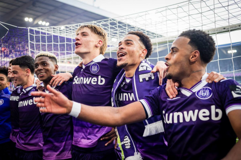 📸Opvallende aanwezige tijdens bekerwedstrijd, net nu Anderlecht op zoek is naar een trainer
