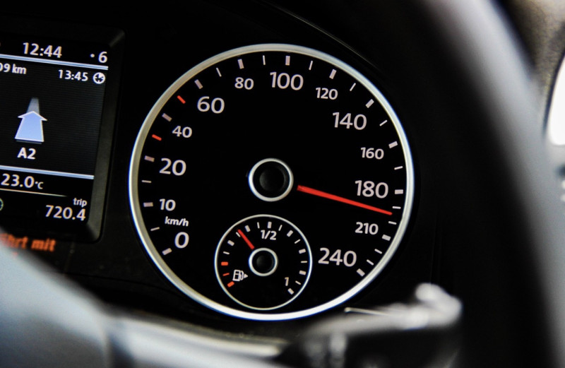 Duitse politie en boomknuffelaars slaan handen in elkaar: binnenkort 120 km/u op de Autobahn, omdat… “veiligheid”