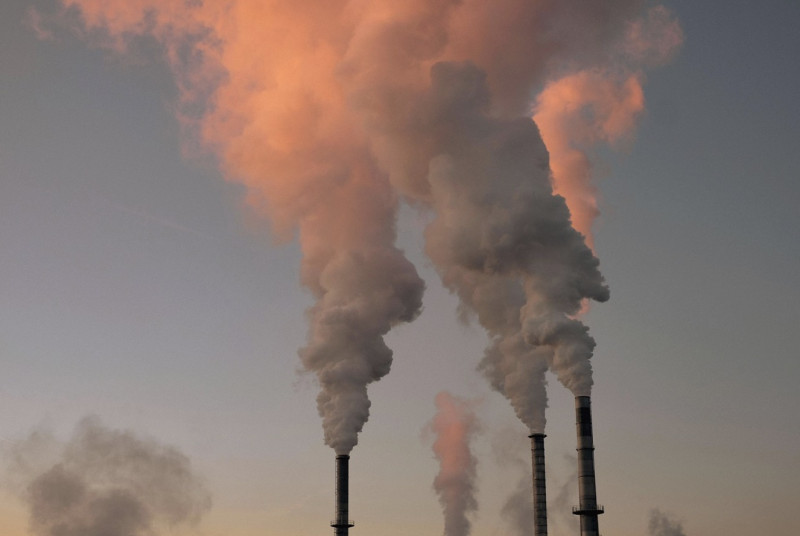 Vergunningsaanvragen industrie naar dieptepunt