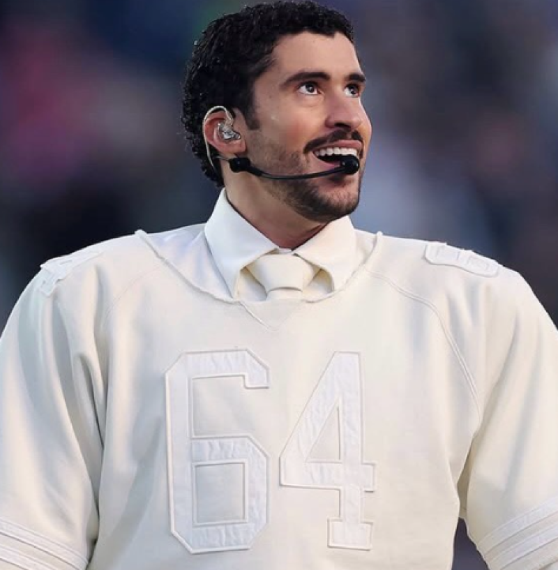 🎥De meest bizarre Super Bowl-halftimeshow ooit: levende struiken en misnoegde Donald Trump