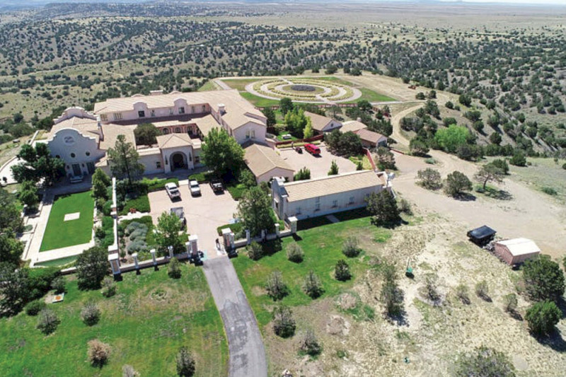 Epstein-files: New Mexico keurt (eindelijk) uitgebreid onderzoek naar Zorro Ranch goed