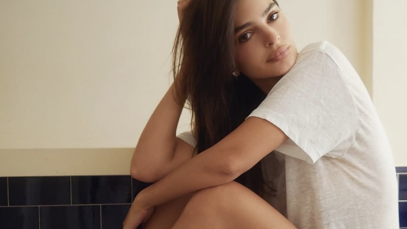 📸 Sorry boys, Emily heeft opnieuw de liefde gevonden