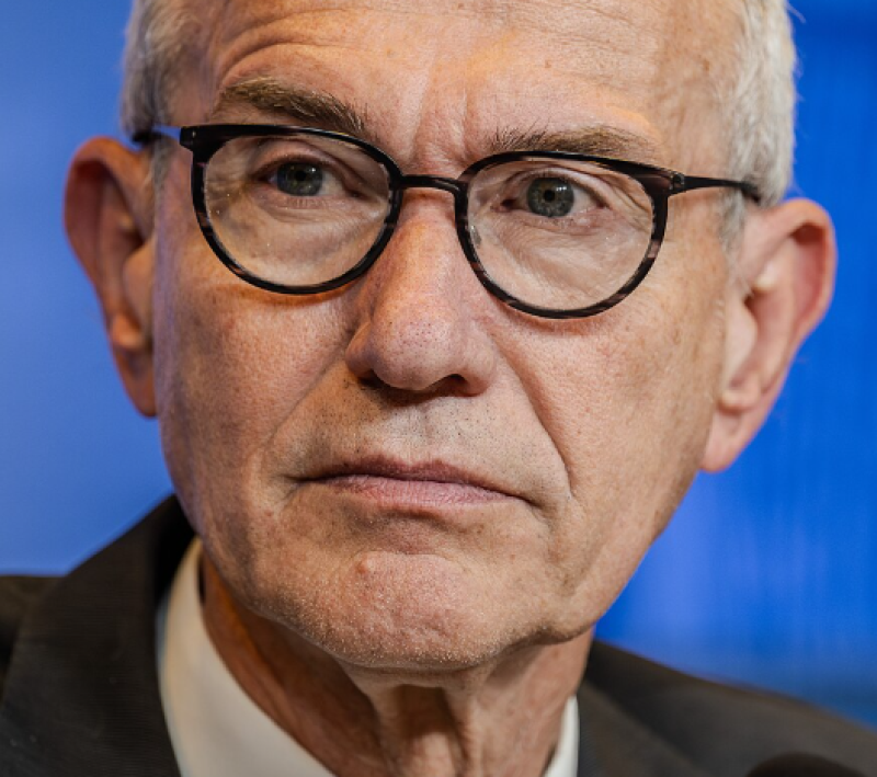 Juist is juist: socialist Frank Vandenbroucke heeft zelf geen zwart geld verbrand, maar gaf wel twee keer opdracht om dat te doen