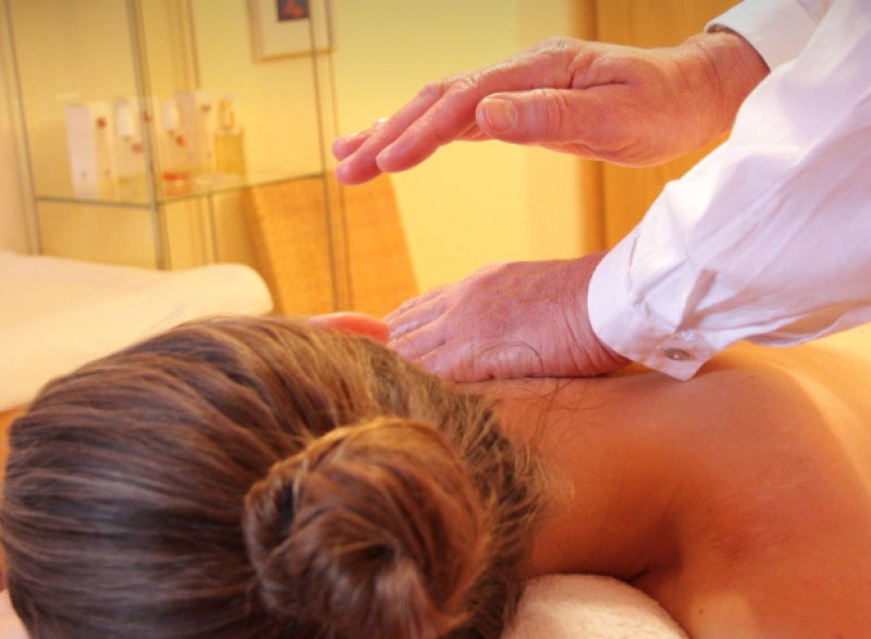 Liefde escaleert tot rechtszaak: man uit Deerlijk aangeklaagd na affaire met masseuse