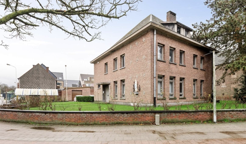 Voormalige pastorie in Schelle te koop als projectgrond