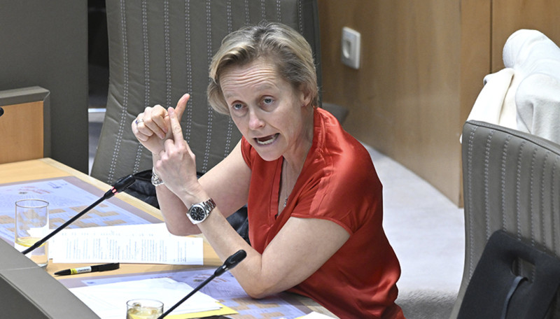 "Er is verdorie goed gewerkt." We mogen het hopen Annick, maar dat is geen argument