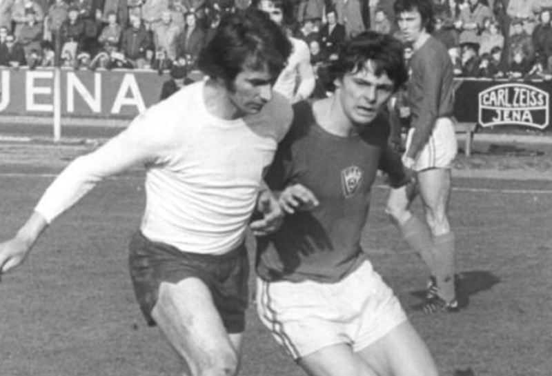 Voetballer Lutz Eigendorf (26) vermoord door Stasi: “Oost-Duitse Beckenbauer“ doelwit van geheime dienst