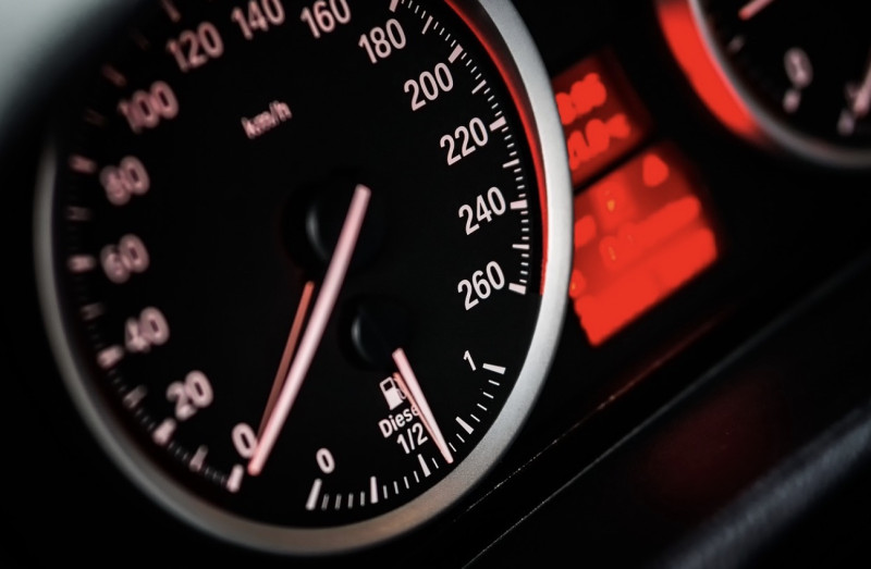 Met de kilometerstand van deze auto's wordt het vaakst gefoefeld in België