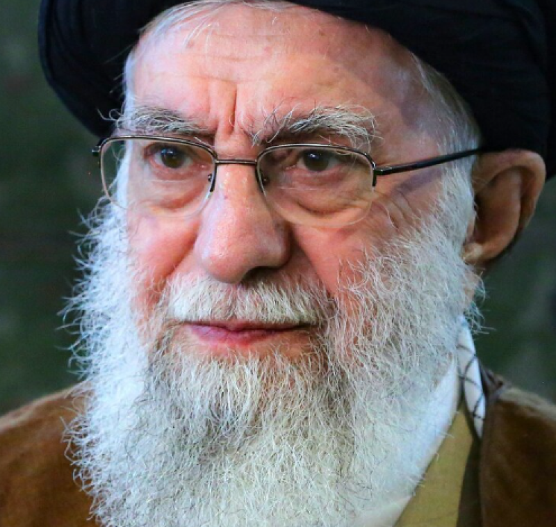 VS en Israël vallen Iran aan: Khamenei keurde ontwikkeling van compacte kernkoppen voor ballistische raketten in oktober goed