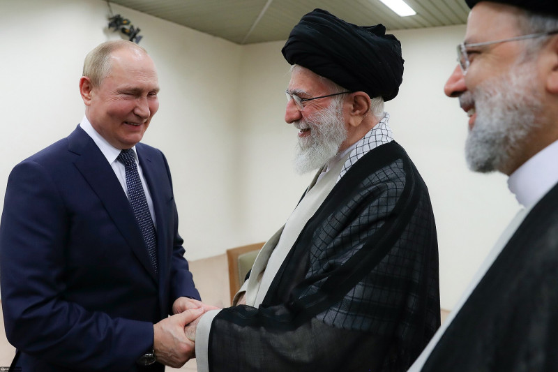 Na aanval VS en Israël: "enige optie" voor Iran is "snel te reageren en te proberen deze oorlog naar regio te exporteren"