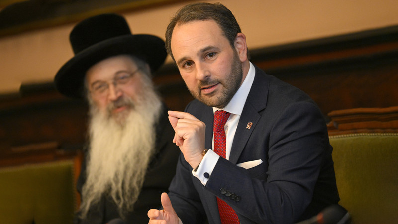 Kamer zet deontologische commissie in op het besnijdenis-dossier van Freilich