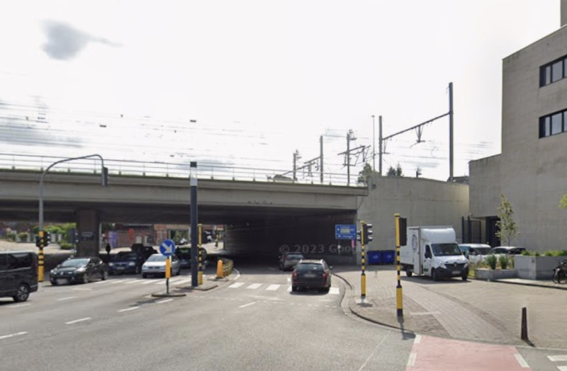 Fietsendrama: Vrouw (51) in ziekenhuis na harde val
