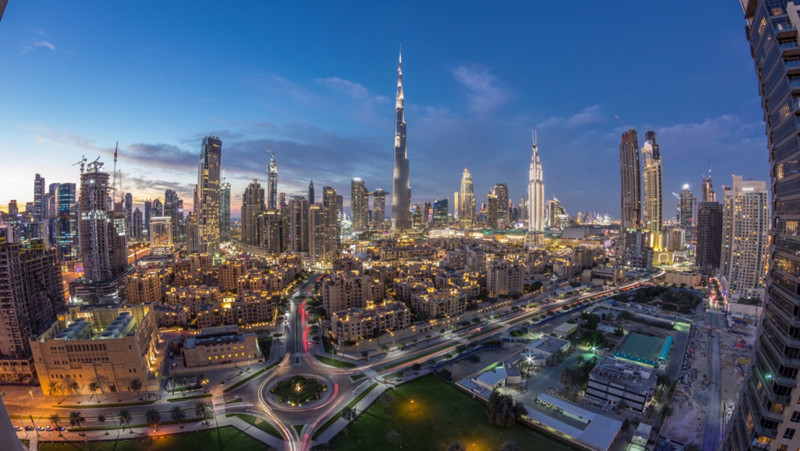 Paniek onder miljonairs: evacuatie uit Dubai kost tot 200.000 dollar