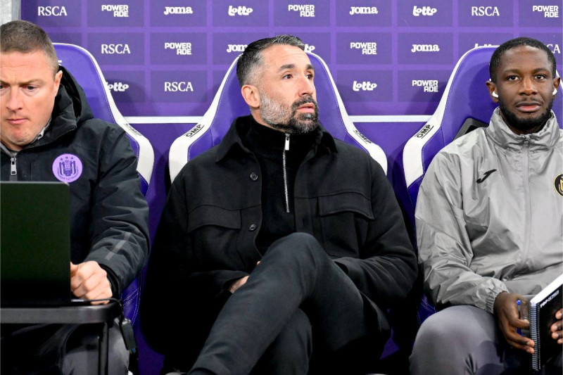 Moet Anderlecht binnenkort al afscheid nemen van Taravel? Sportief gaat het beter, maar administratief laat het te wensen over