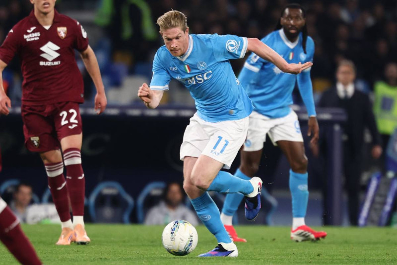 🎥 Kijk wie we daar hebben: Kevin De Bruyne mag weer voetballen na 133 dagen blessureleed