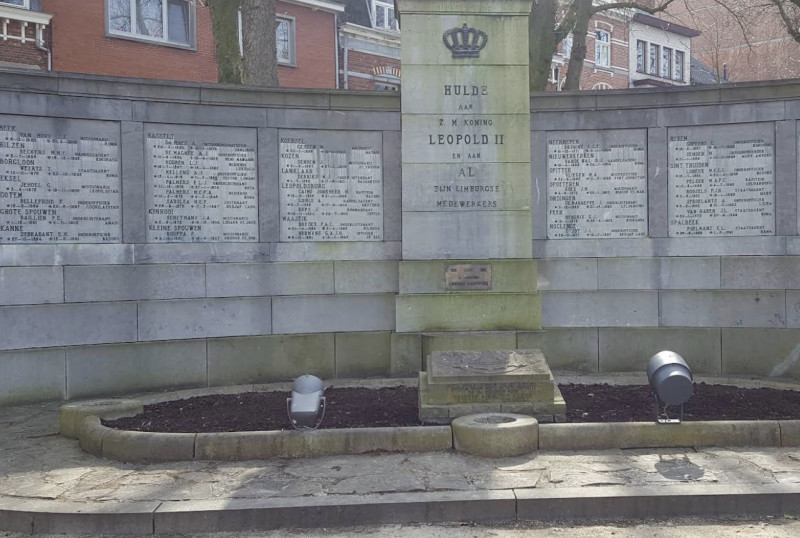 Dertiger veroordeeld voor afpersing op Dusartplein in Hasselt: enkelband van een jaar