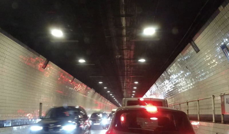 Na zes maanden rijden er weer auto's door de Waaslandtunnel