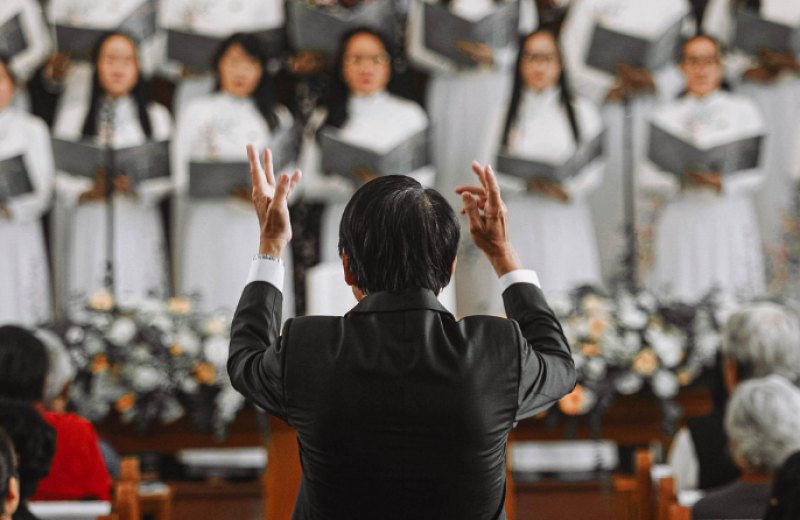 Jongerenkoor VOX treedt op in kerk van Olsene