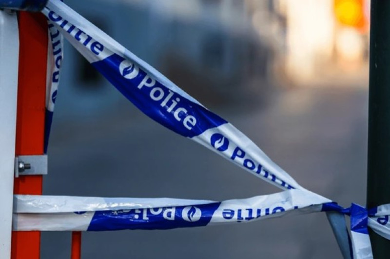 Politie biedt eerste hulp na steekpartij op het Terloplein in Borgerhout