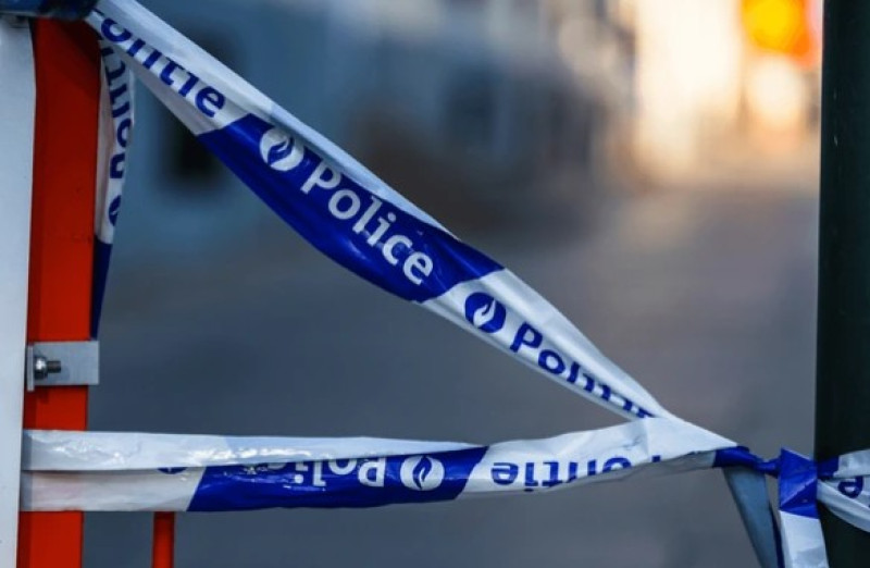 Politie opent onderzoek na vechtpartij voor schoolpoort in Beveren (Oost-Vlaanderen)