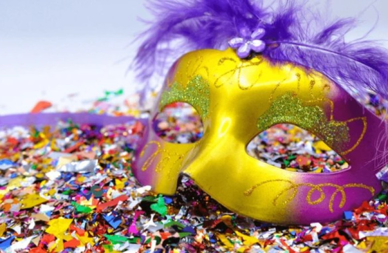 Carnavalsweekend feestelijk van start in Oostende: prins en prinses krijgen sleutel van de stad