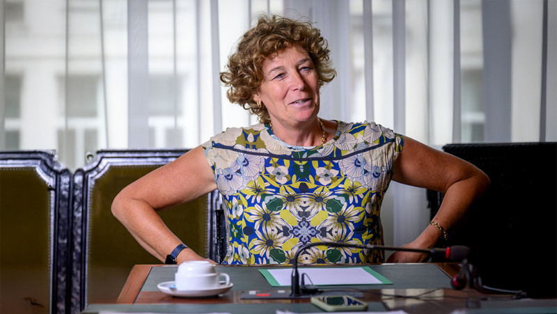 Rector Petra op de barricades voor een racist