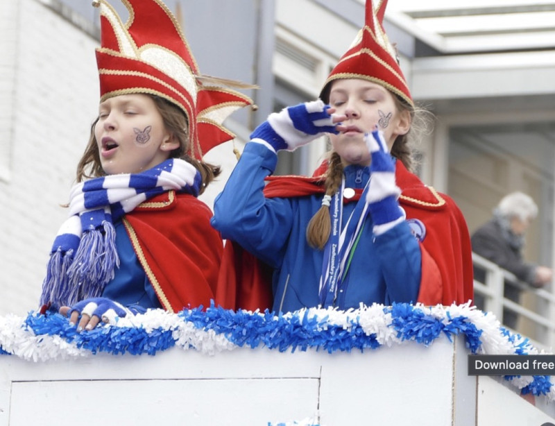 Kinderen regeren het carnavalsweekend in Oostende: honderden kloefjes de lucht in