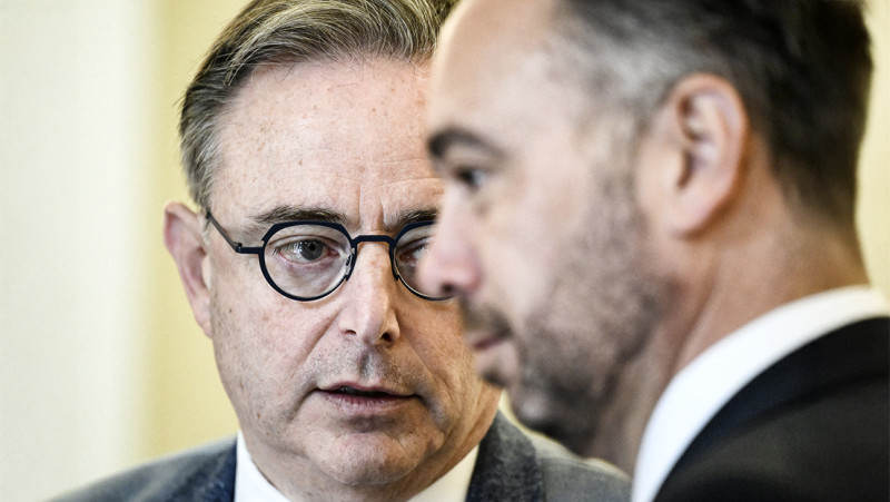 Tussen wapens en goedkope energie: waar liggen de morele grenzen van De Wevers realpolitiek?