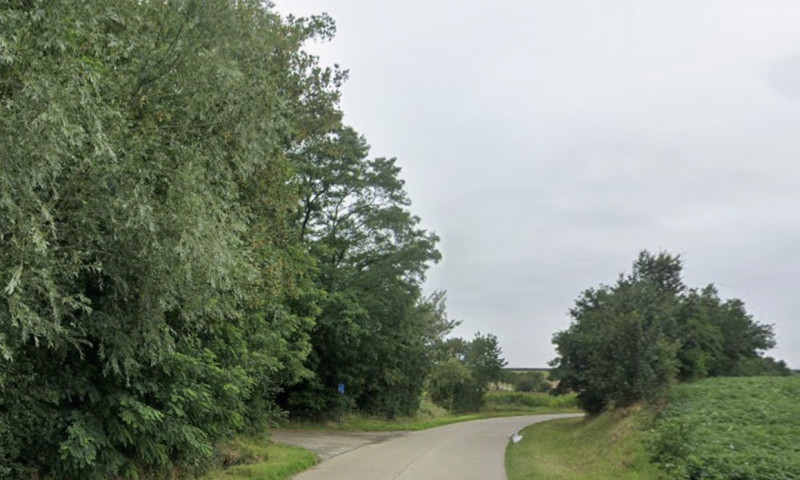 Vrouw lichtgewond na botsing met vrachtwagen in Lauw