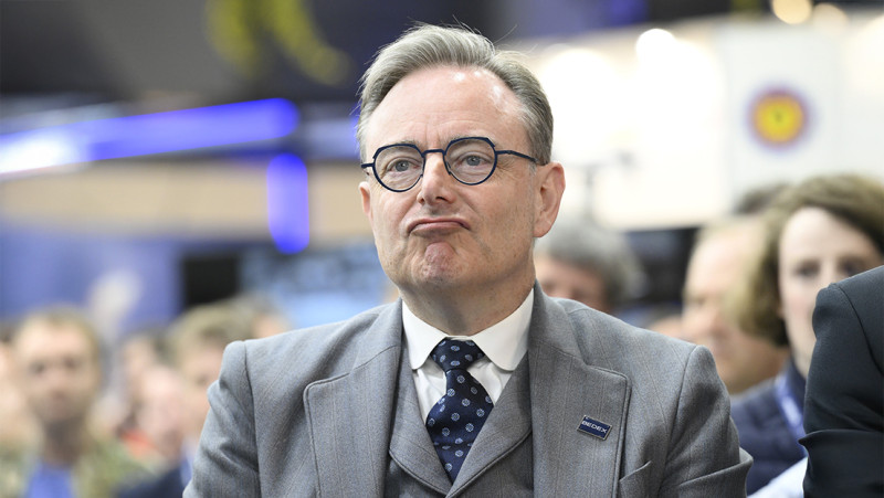 De Wever wil praten met Rusland, maar praat zich in de problemen