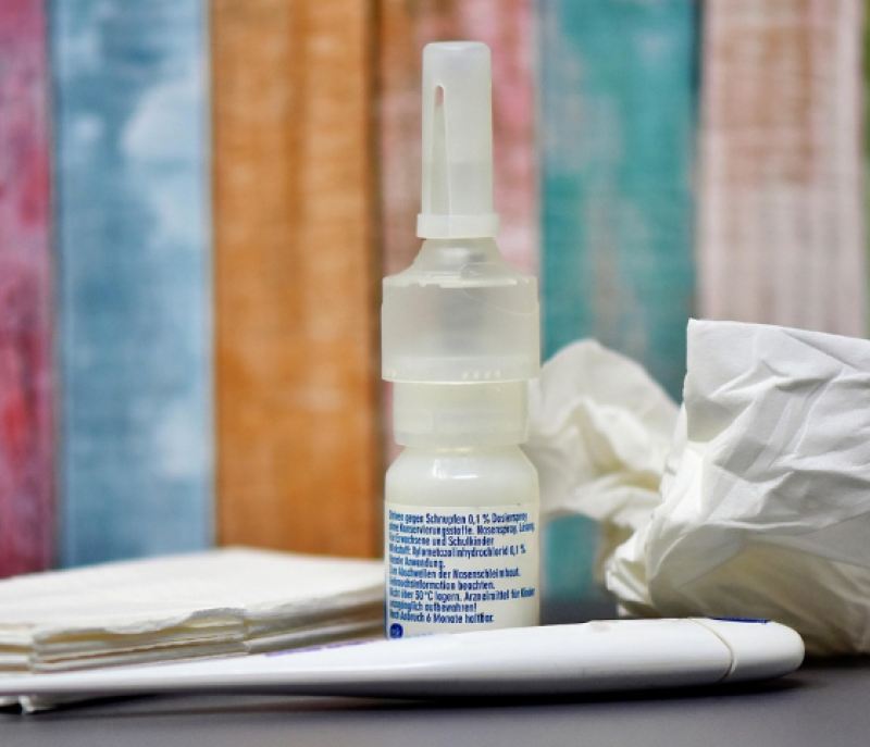 Neusspray in de maak: bacterie biedt hoop tegen langdurige covidklachten