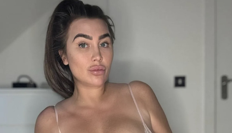 Lauren laat zich daar beneden aanpakken… en deelt het gewoon online