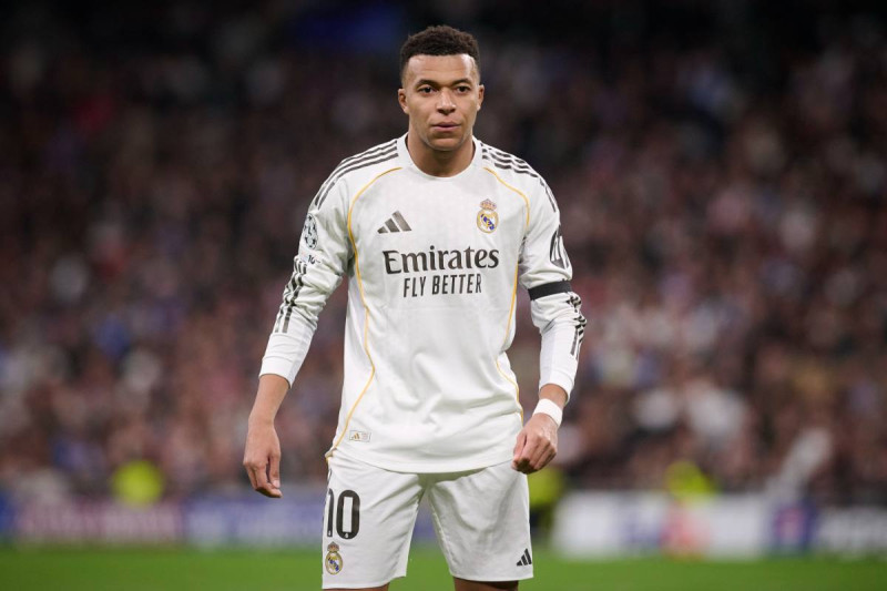 Dit verzin je niet: Real Madrid onderzocht de verkeerde knie van Kylian Mbappé met alle gevolgen van dien