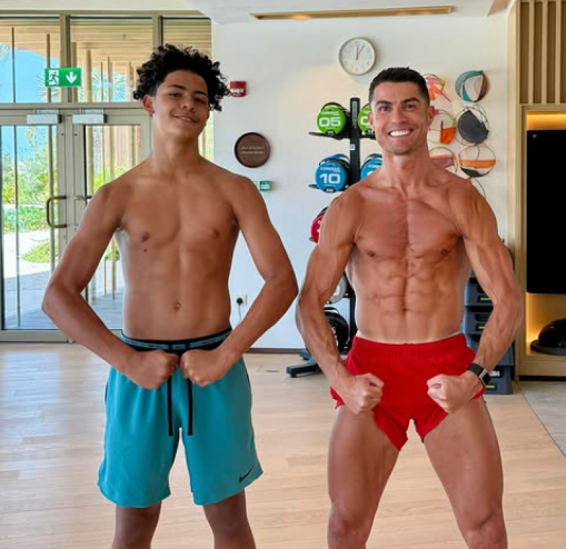 Zo vader, zo zoon? Cristiano Ronaldo Jr. traint voor het eerst bij Real Madrid