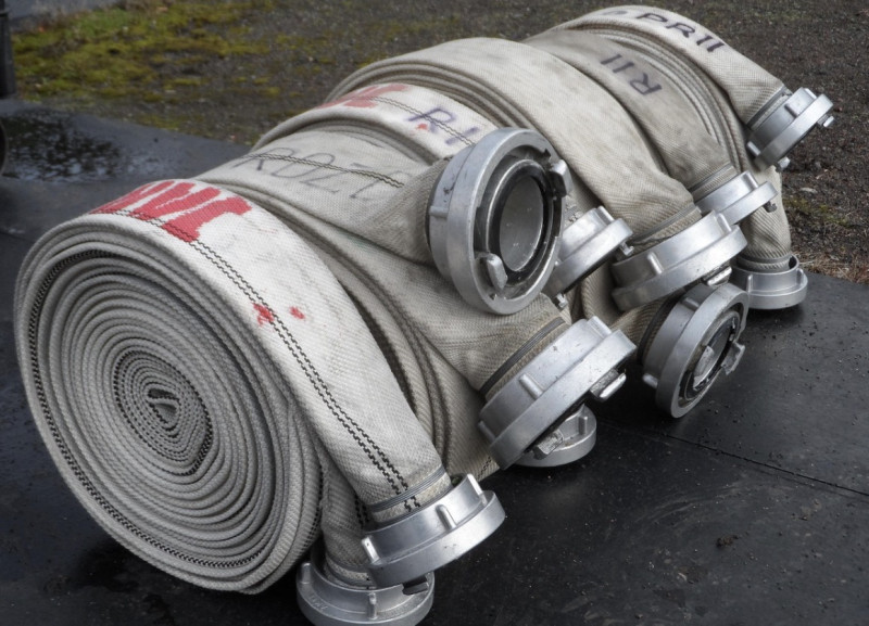 Zware brand verwoest hangar in Herk-de-Stad: schade loopt op tot half miljoen euro