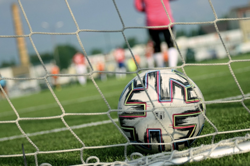 Bijna 95 en nog elke dag aan het knopen: Dore uit Hulshout maakt al 90 jaar voetbalnetten