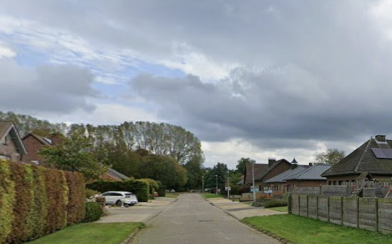 Inbraakpoging in villawijk Vosselaar: daders slaan raam in na mislukte pogingen